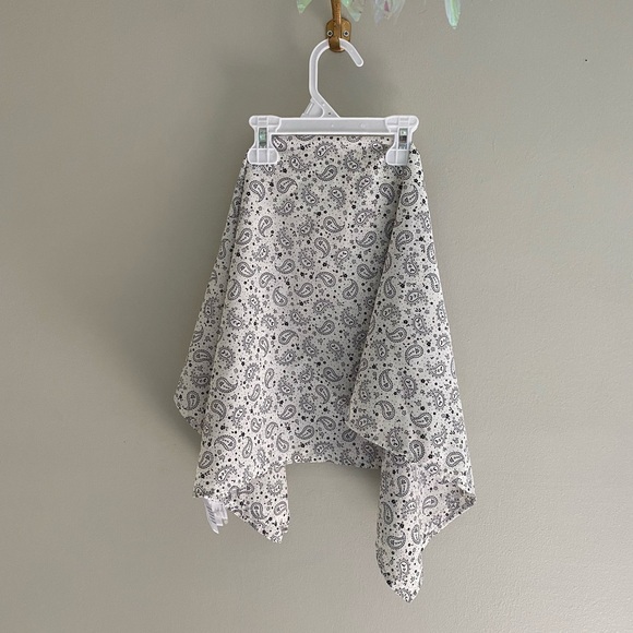 Le Lis large black and white paisley square scarf one size - Picture 1 of 3